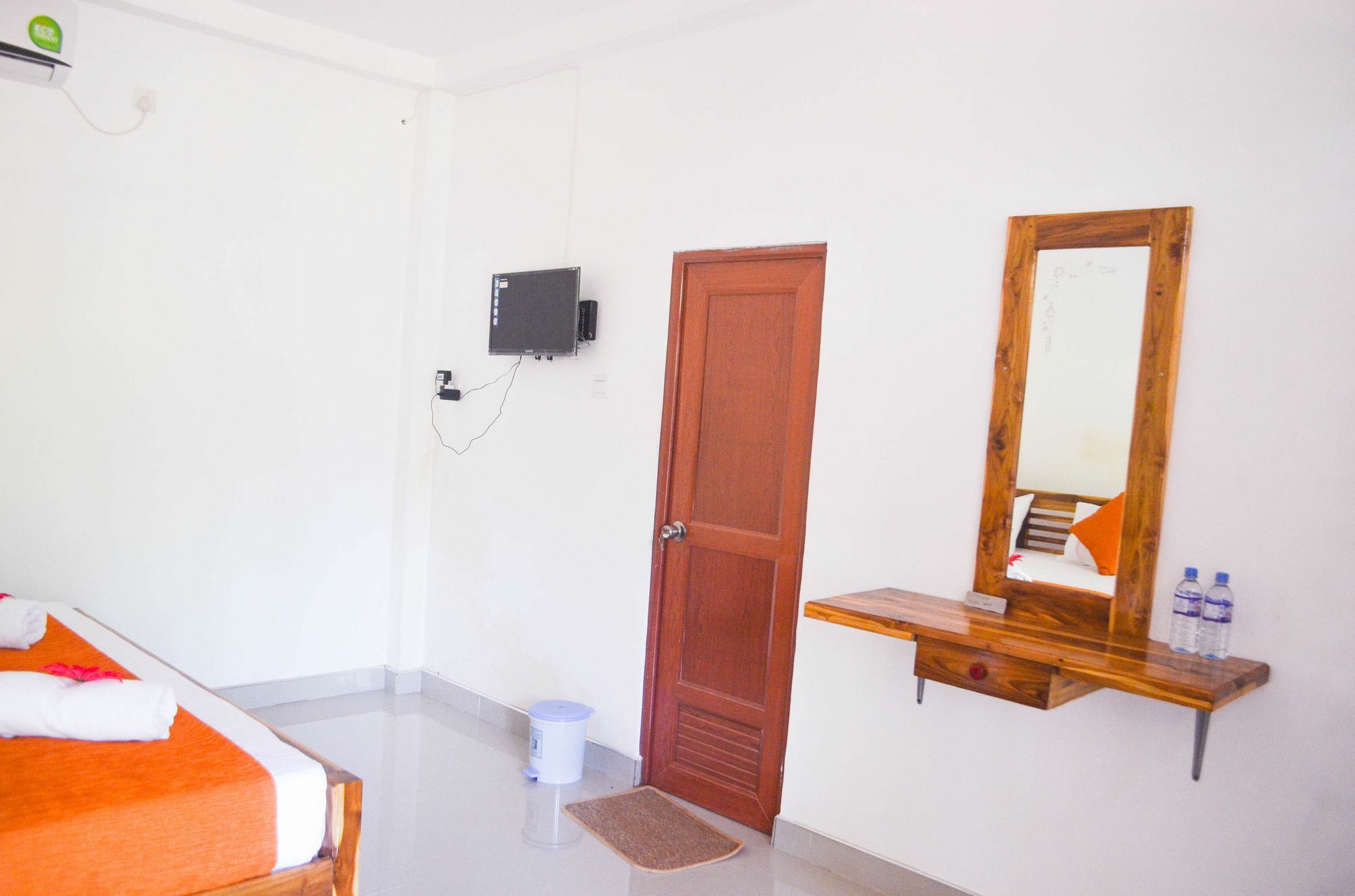 Hotel Yoho Road 3*