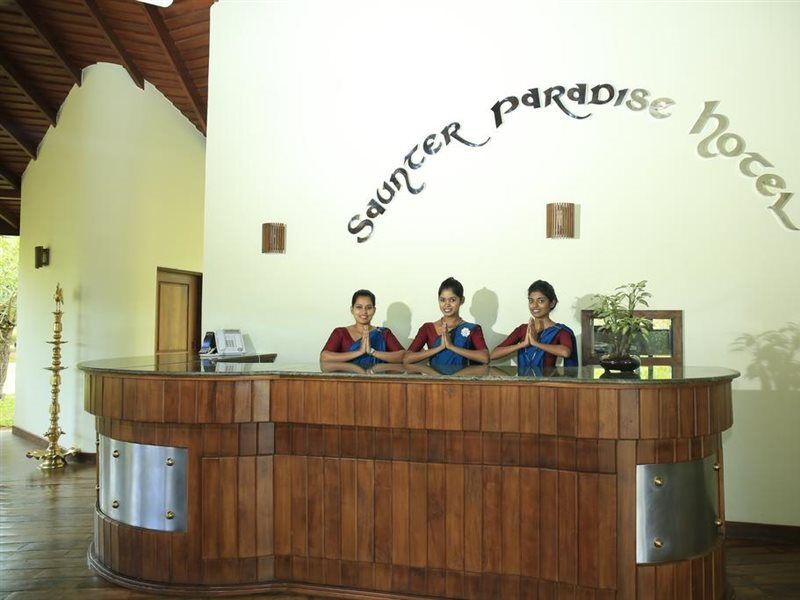 Saunter Paradise Hotel
