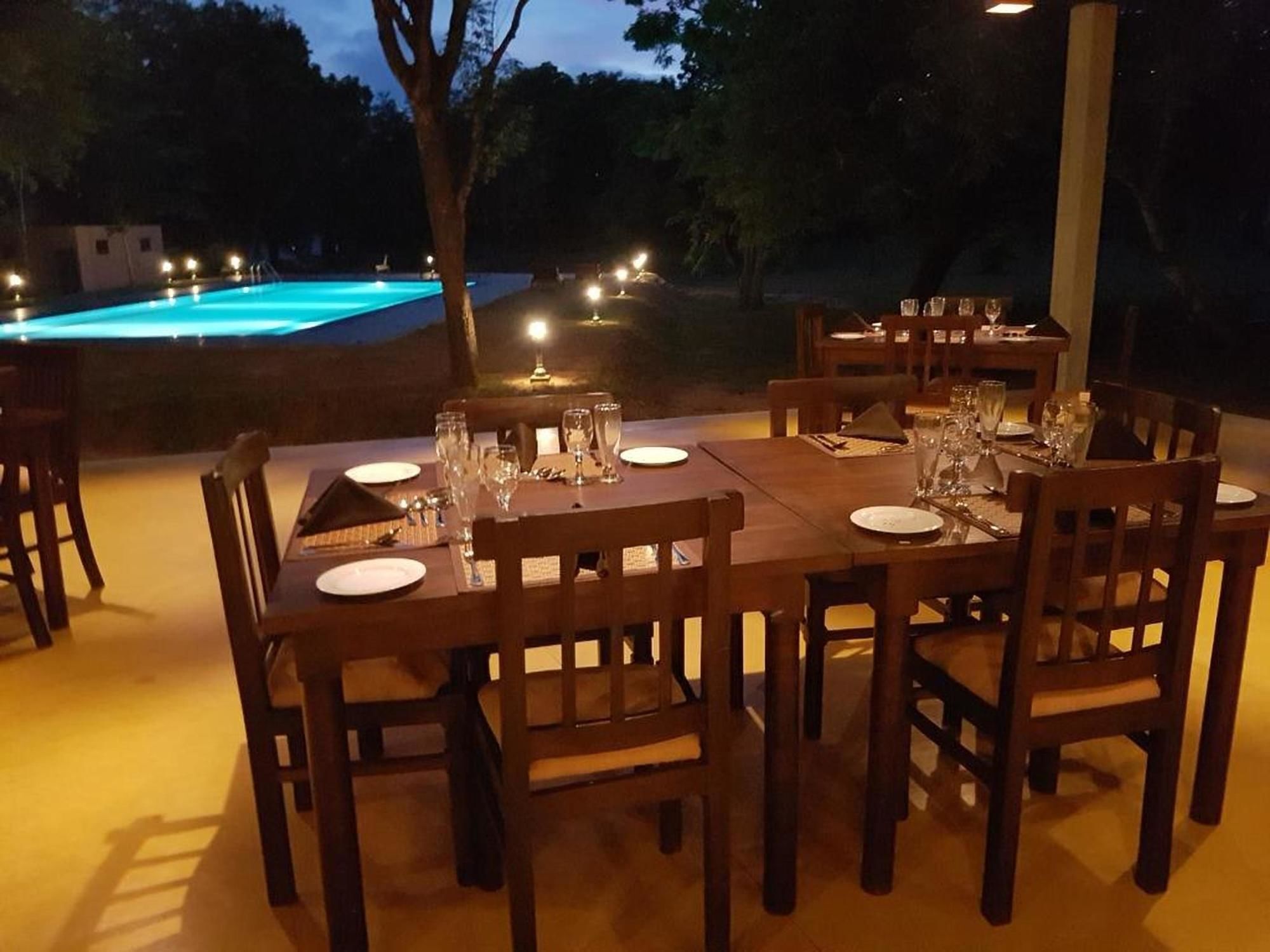 Eighth Wonder Hotel 4*